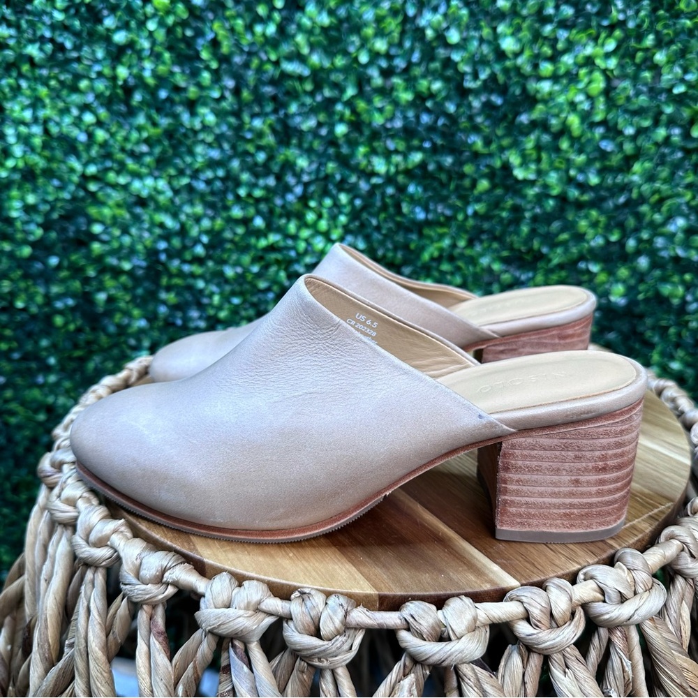 New in box Nisolo x Anthropologie heeld mule in color almond 100%‎ leather - Picture 8 of 13